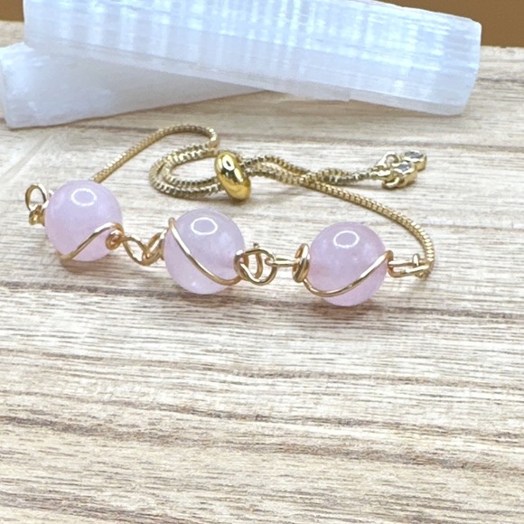 Alquimia Jewelry - Rose Quartz gold adjustable bracelet/OS pink Quartz dainty gold bracelet